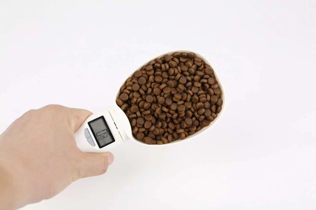 Pet Feeding Weighing Spoon -  with clear LCD and detectable scoop