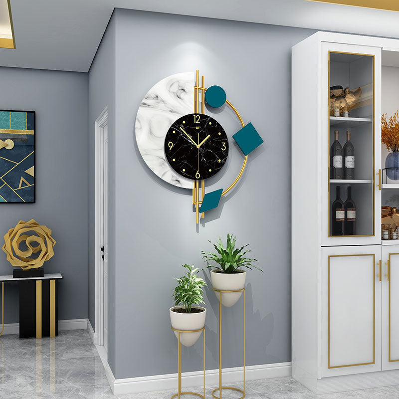 Modern Quartz Wall Clock – Sleek Home Decor Accent