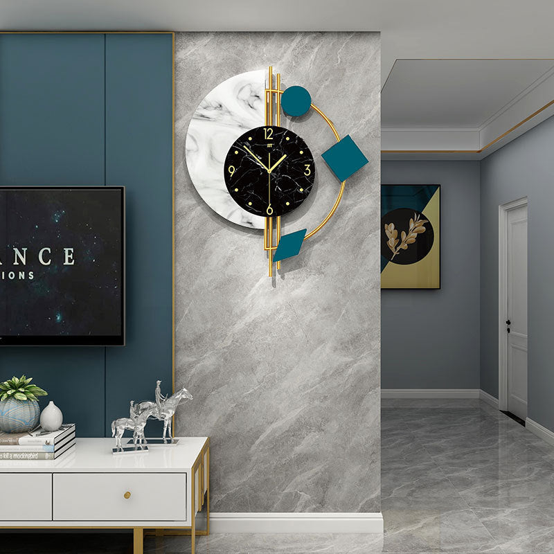 Modern Quartz Wall Clock – Sleek Home Decor Accent