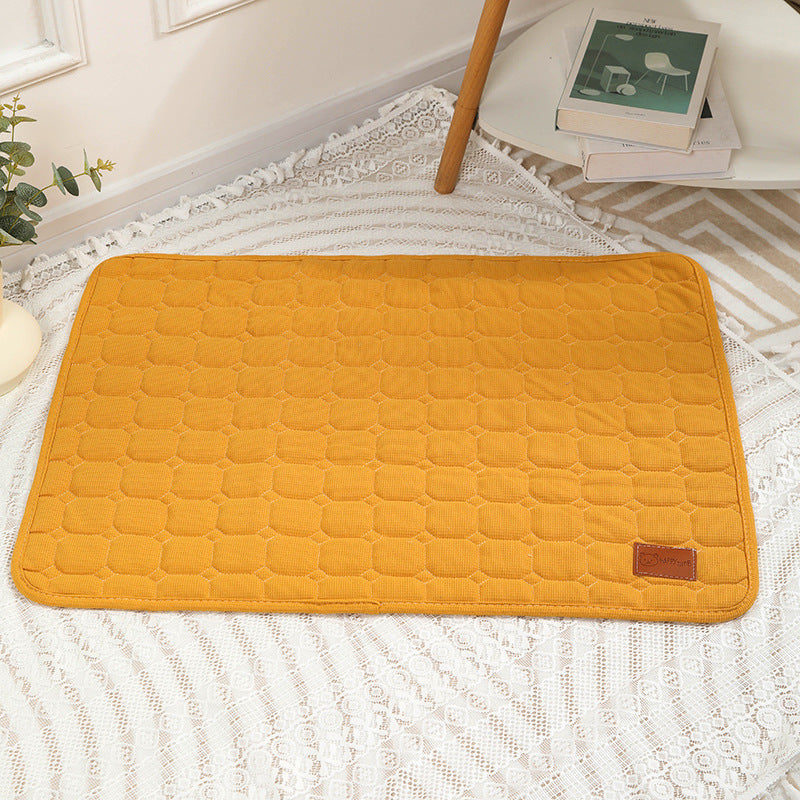 Cozy Pet Mat – Thick Warm Bed for Dogs & Cats in Winter