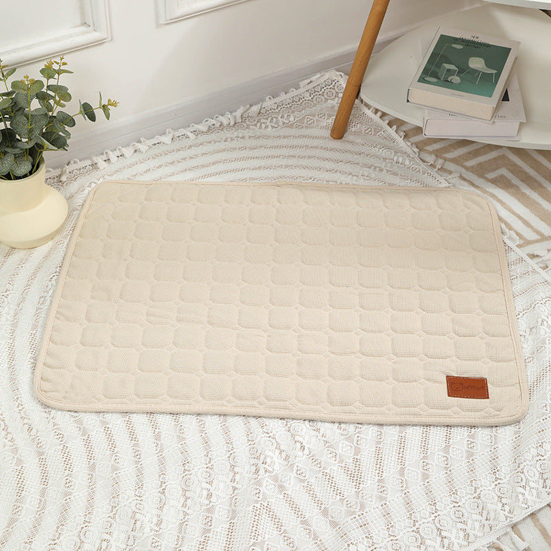 Cozy Pet Mat – Thick Warm Bed for Dogs & Cats in Winter