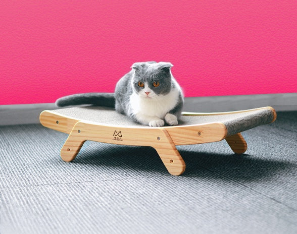Vertical Cat Scratch & Bed – Deforms for Play, Sleep & Claws