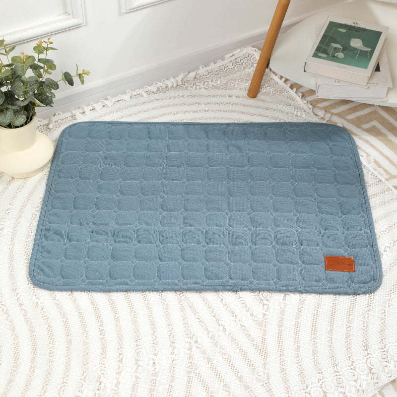 Cozy Pet Mat – Thick Warm Bed for Dogs & Cats in Winter